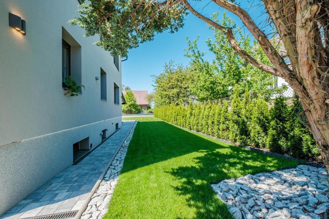 Apar7Man Jizerske Hory Apartment Хейнице Екстериор снимка