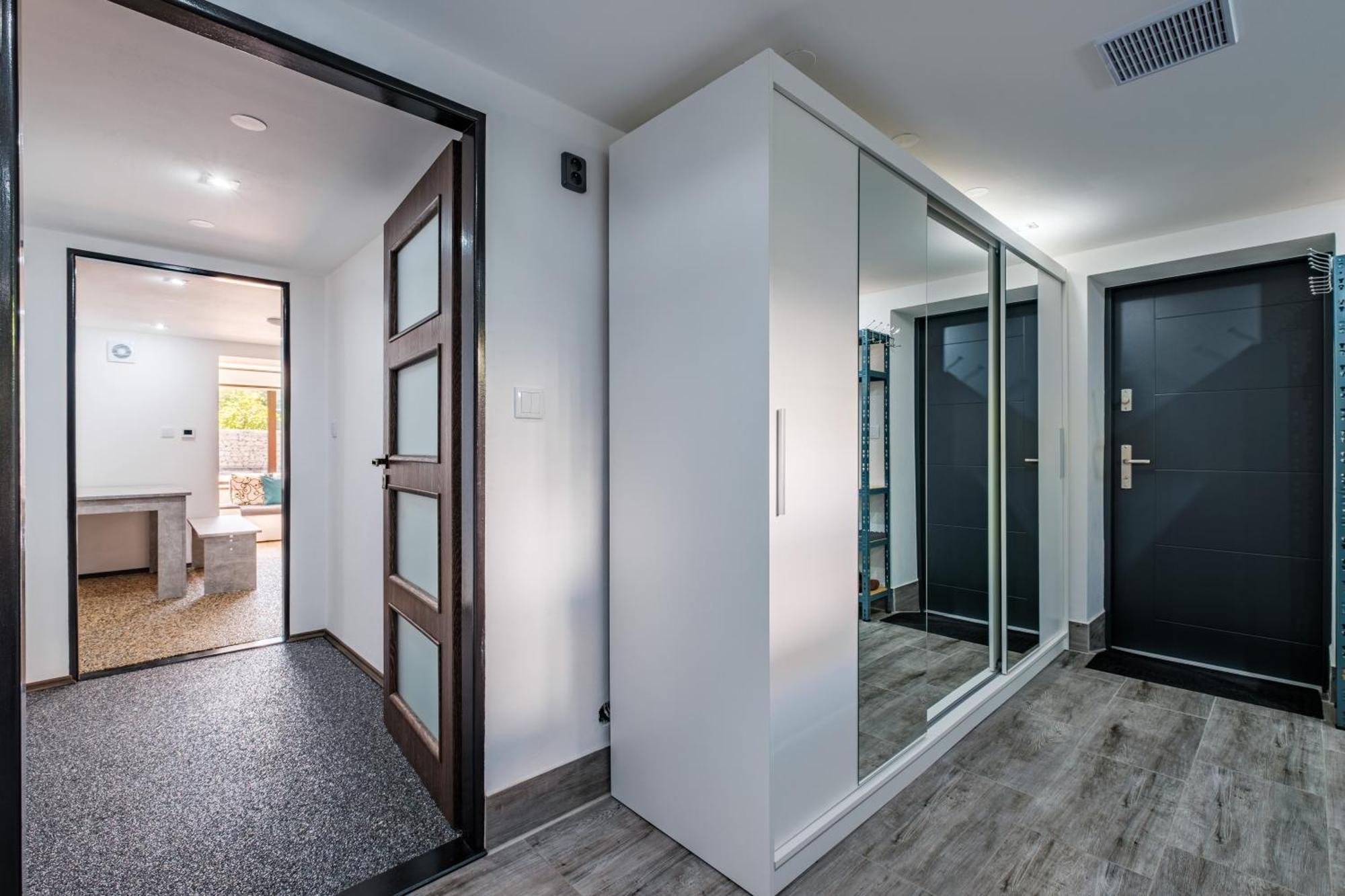 Apar7Man Jizerske Hory Apartment Хейнице Екстериор снимка