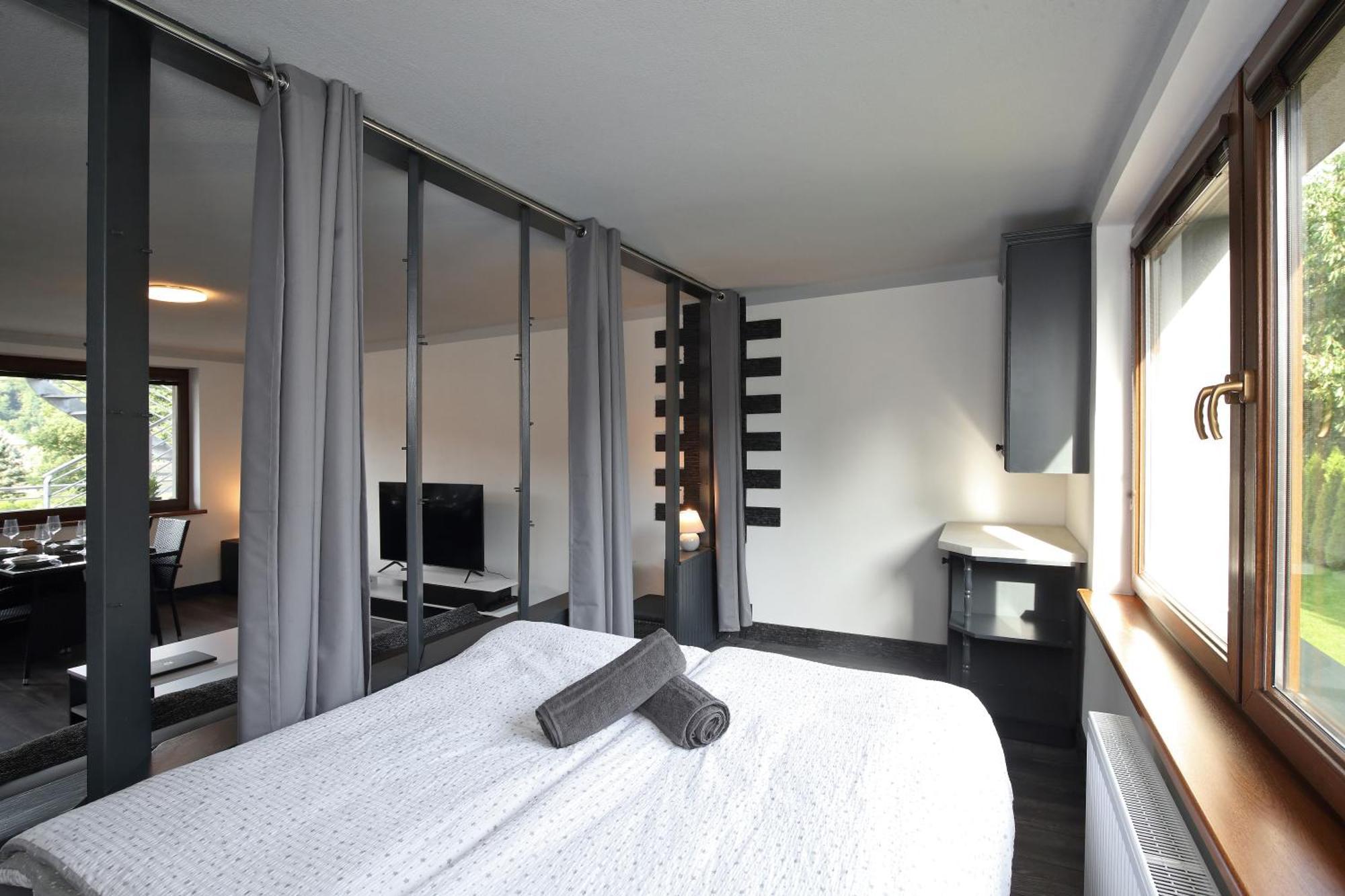 Apar7Man Jizerske Hory Apartment Хейнице Екстериор снимка